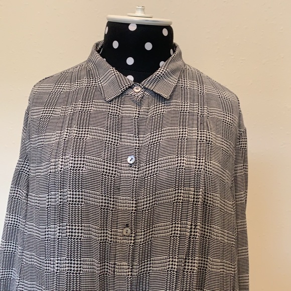 Two JJill long, Rayon shirts - Picture 6 of 8